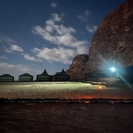Desert Stars Rum Camp วาดิรัม ภายนอก รูปภาพ